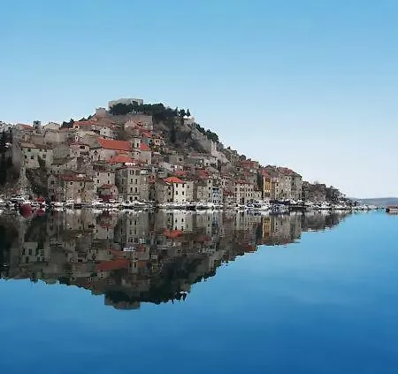 Sandro Apartman